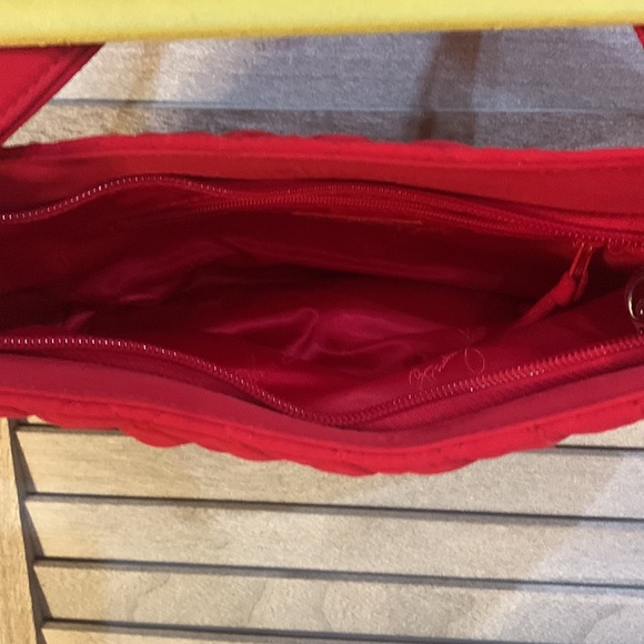 Vera Bradley -  single Pocket Handbag -cherry red. - Picture 4 of 5